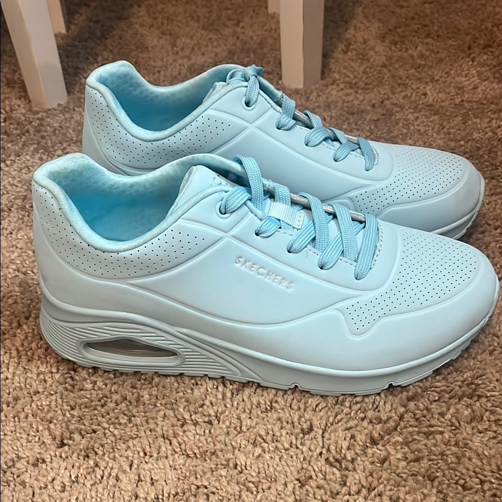 Sketchers sky blue sneakers